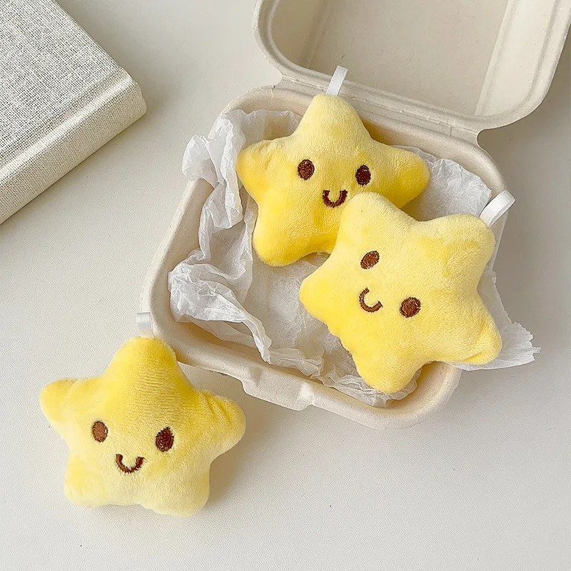 Piepende pluche ster sleutelhanger hanger hanger meisje rugzak decoratieve hanger schattige pop met sieraden