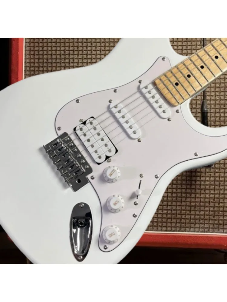 Weiße STS E-Gitarre mit Ahornhals und Fortune Paulownia Holzkorpus Neujahrsgeschenk Kostenloser Versand