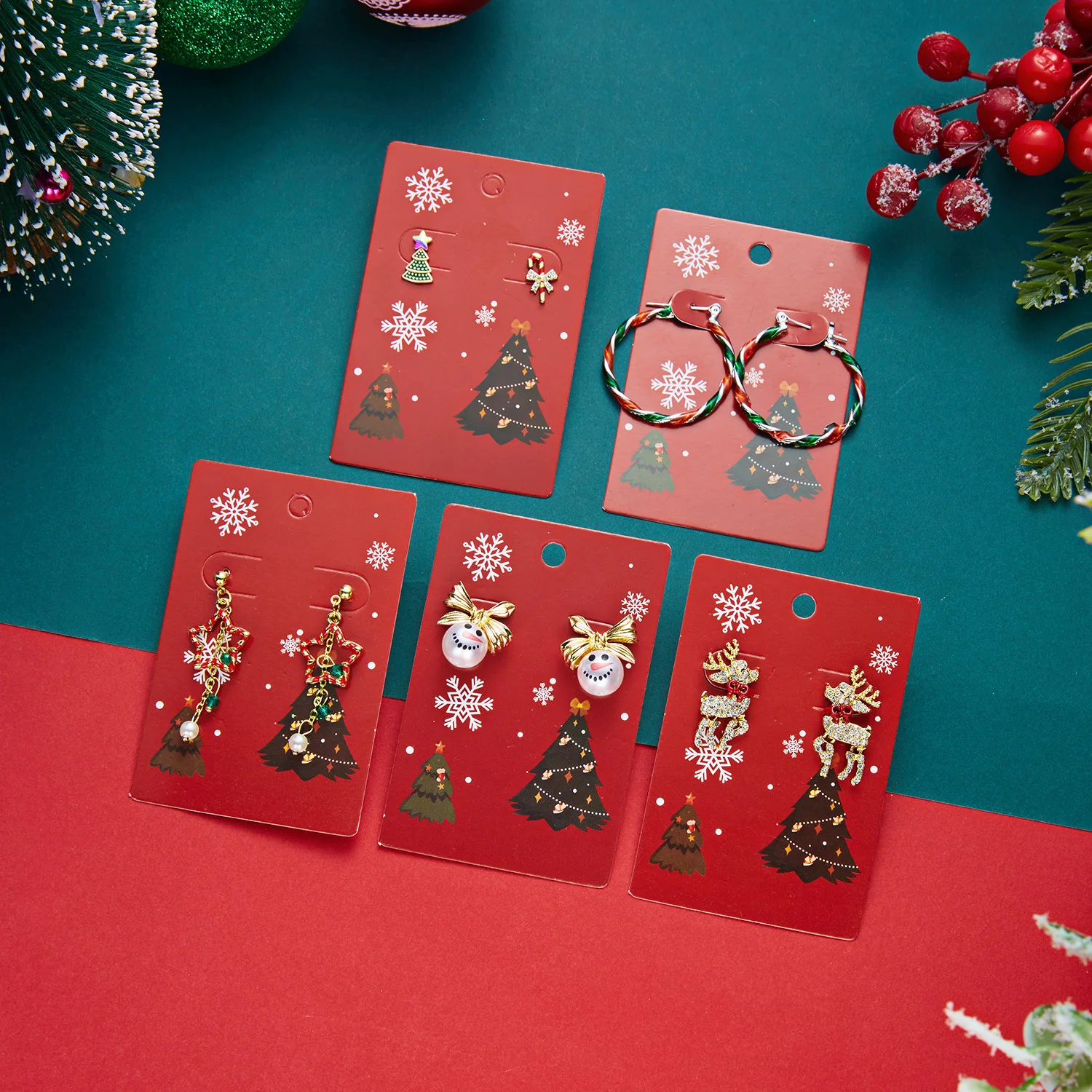 Asymmetrische Weihnachtsbaum-Ohrstecker für Damen, Luxuriöse Glänzende Kristall-Elch-Ohrringe, Festliche Partyschmuck – Detail 5