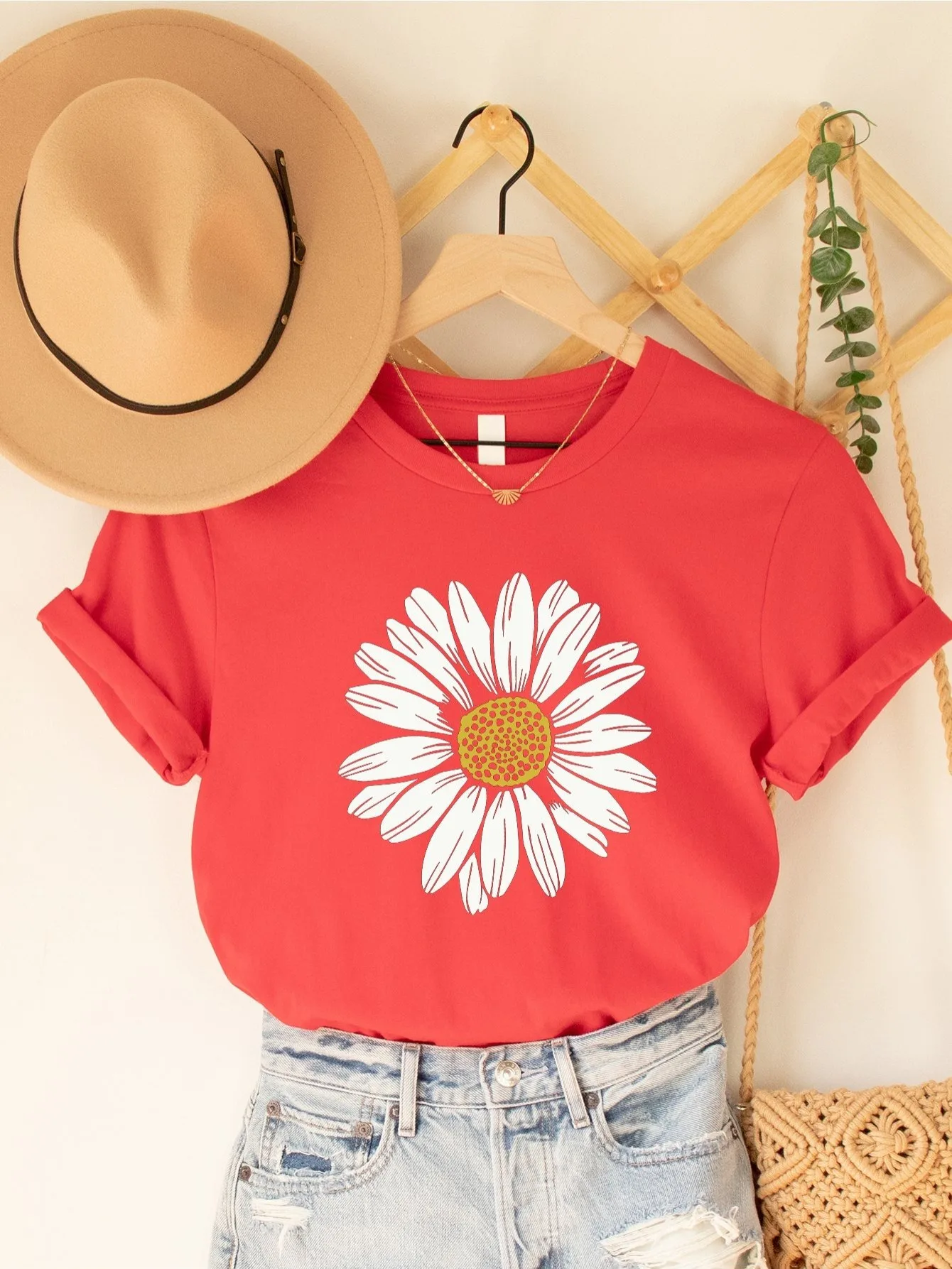 Daisy Shirt Wildflower Floral Tee Birth Month Flower Gift for Sister Women’s Summer T-Shirt Cute Aesthetic Flower Shirt Tee