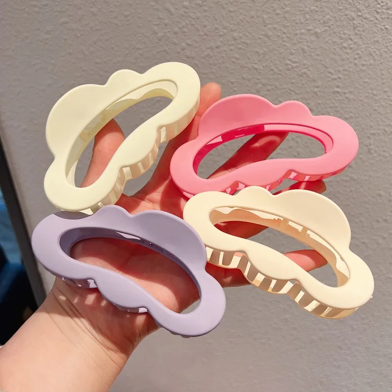 

New Cloud Oversized Hair Clip Versatile Hair Clip Sweet and Fashionable Hair Claw Beautiful Girl's Favorite Shark Clip