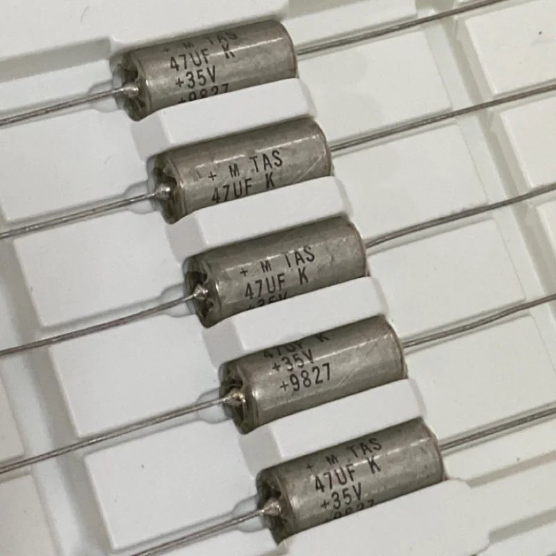 2pcs-35v-47uf-capacitor-de-tantalum-com-selo-metalico-axial-tamanho-da-carcaca-de-cobre-8-×-20-mm