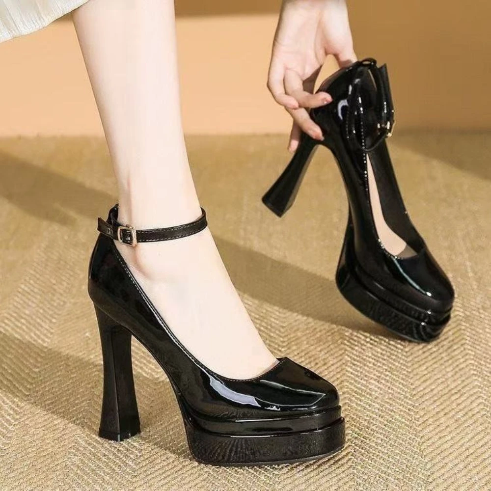 2026 Arbeitsschuhe Damen Schwarze Pumps Frühling Freizeitschuhe Damen High Heels Dünne Absätze Sexy Elegante Damenpumps