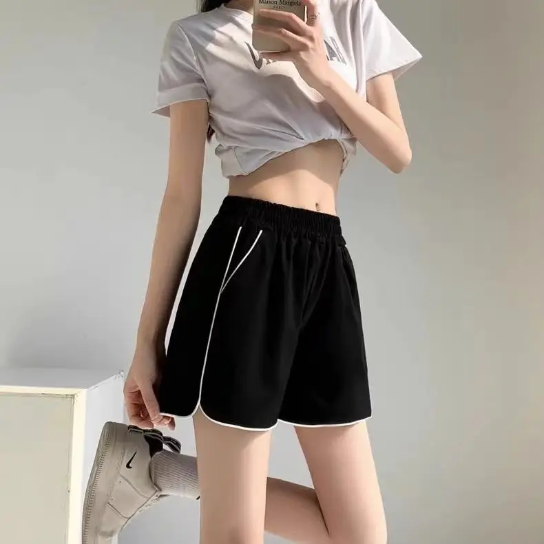 2024 New Summer Ice Silk Sports Shorts for Women Summer Thin Slim Fit Loose Casual Hot Wide-leg Women's Shorts Suitable for Yoga