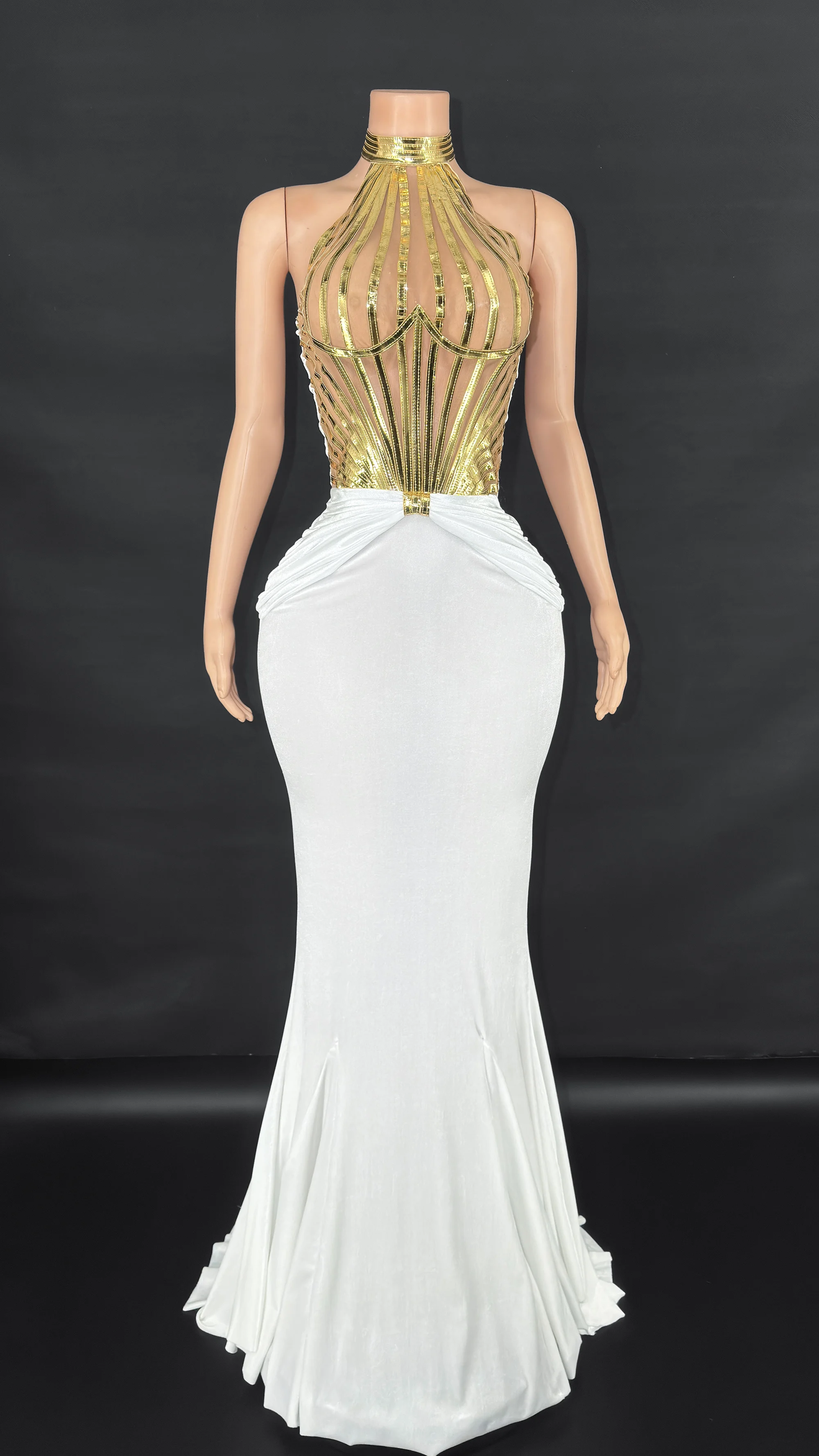 ZD „Elegantes, figurbetontes Maxikleid in Gold und Lila – Neckholder, durchsichtiges Mesh-Metallic-Design für Damen-Party- und Club-Outfits