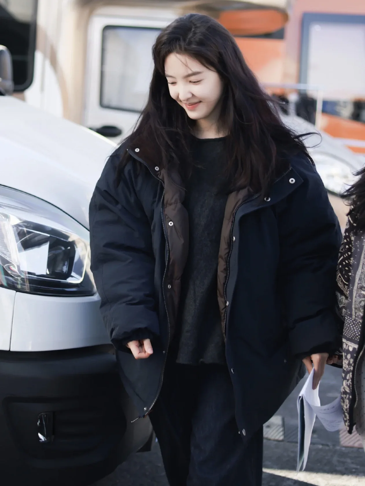 East Gate Eight Milk Home Zhaorongna ياقة واقفة أسفل Jaet المرأة الدافئة فضفاضة عارضة الخبز Sle النايلون ملء الأوز الأبيض...