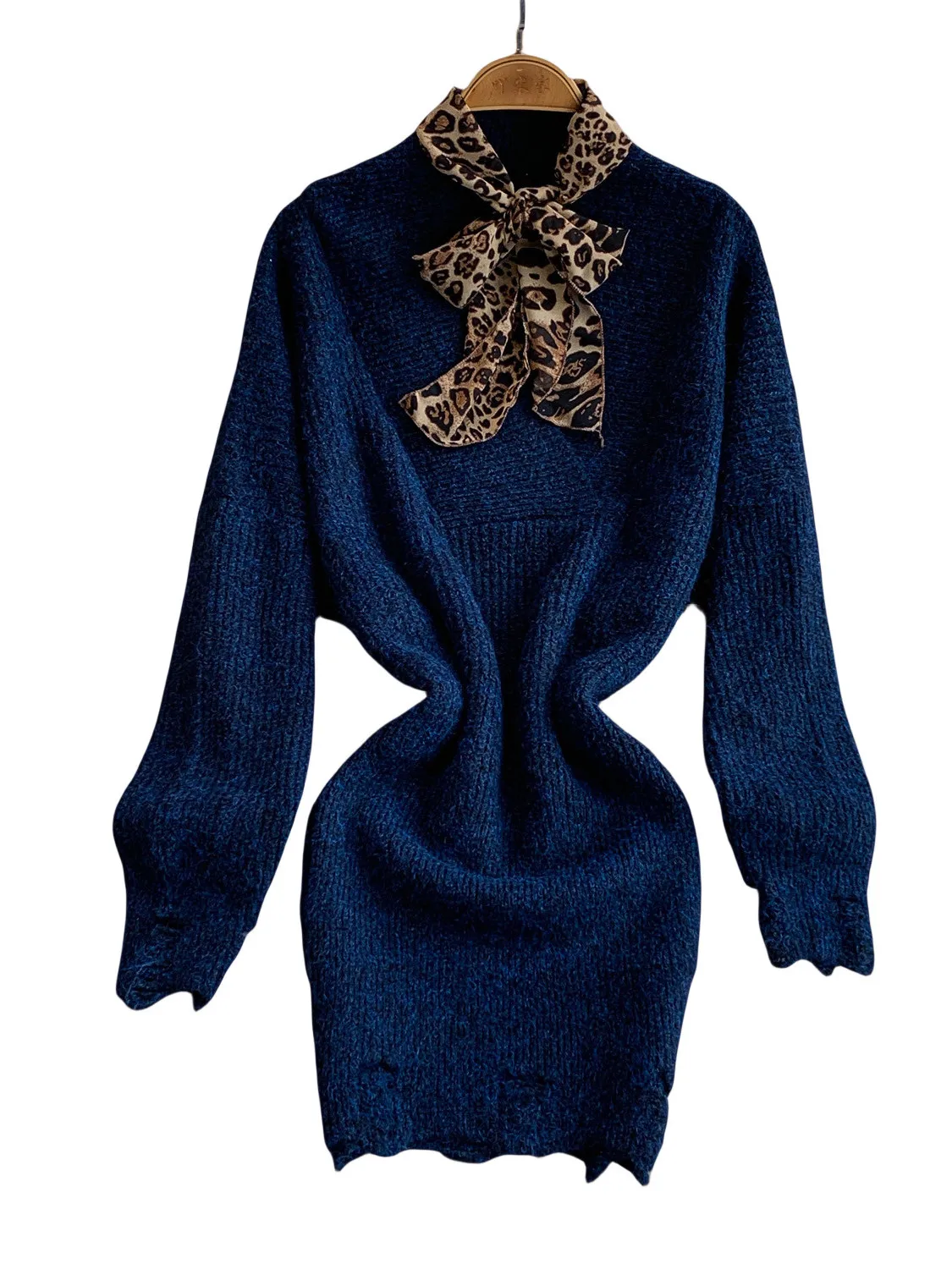 فستان أنيق محبوك برقبة على شكل V للنساء، فستان خريفي وشتوي ناعم من الفرو مع حزام للخصر، تنورة قصيرة نحيفة بخصر مرتفع