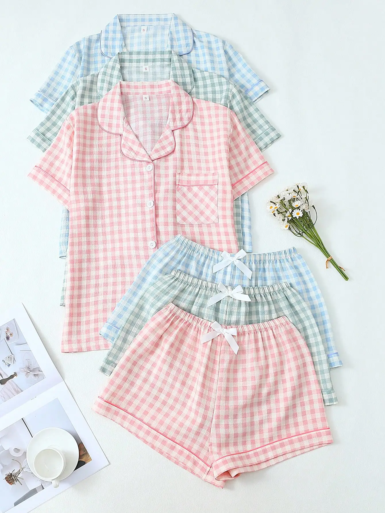 

Комплект пижамы из 3 предметов в клетку с топом на пуговицах и шортами с бантом для женщин