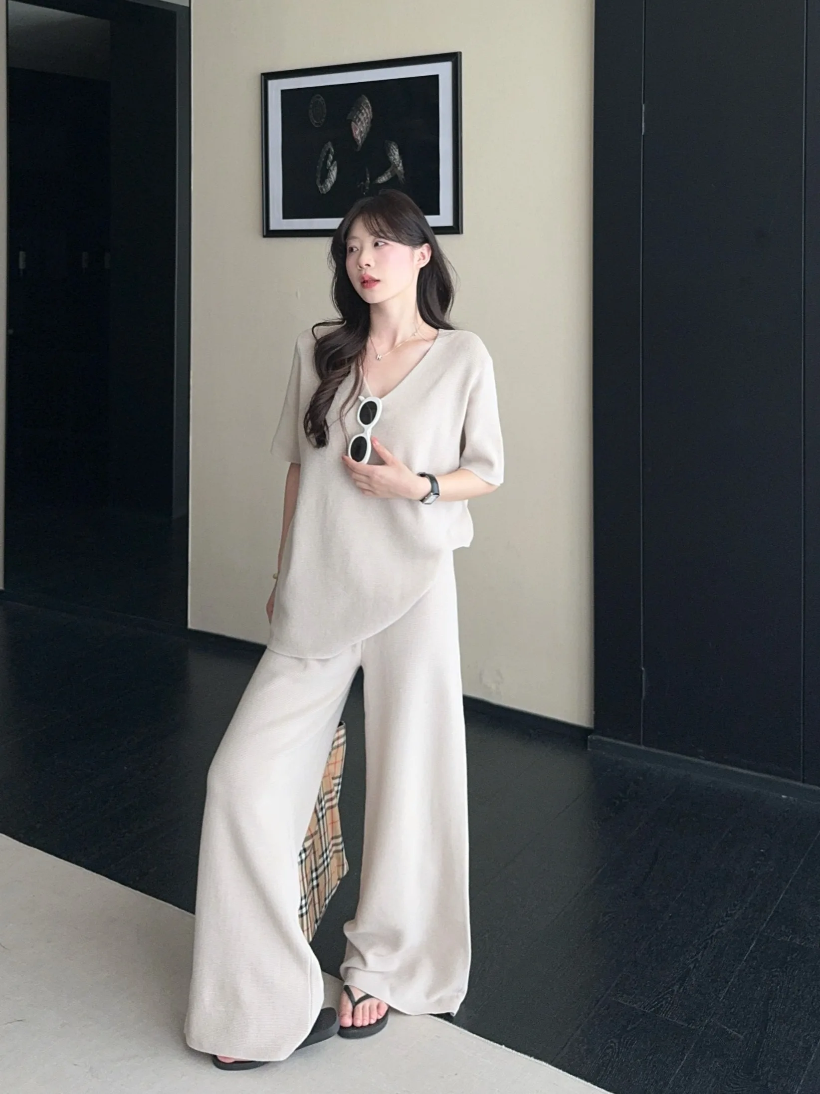 plus Size Women's Casual V-Neck Short Sleeve T-Shirt And High Waist Loose Wide Leg Pants Summer Fashion Korean Style