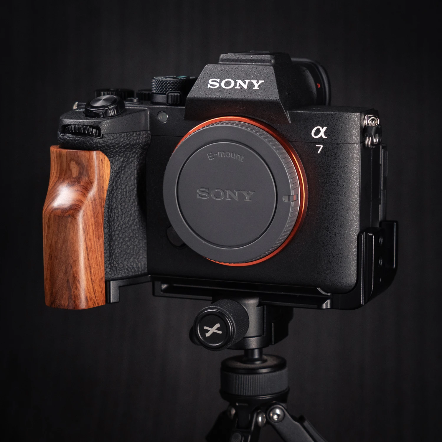 YUWOOD für Sony A7R5 / A7M4 Kamera-Cage mit Holzgriff und integrierter Schnellwechselplatte für Arca-Swiss Cage Rig Kit – Detail 34