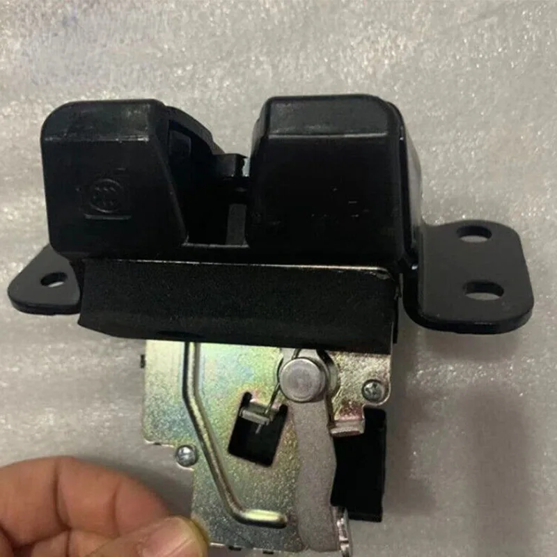 New Genuine 7141034002 Rear trunk lid lock latch actuator For Ssangyong Korando C New Actyon 2011+ OEM 7141034002