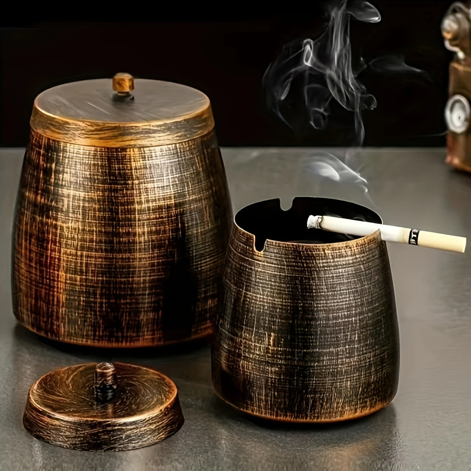 

Outdoor Windproof Iron Ashtray with Lid - Perfect Household Gadget Gift