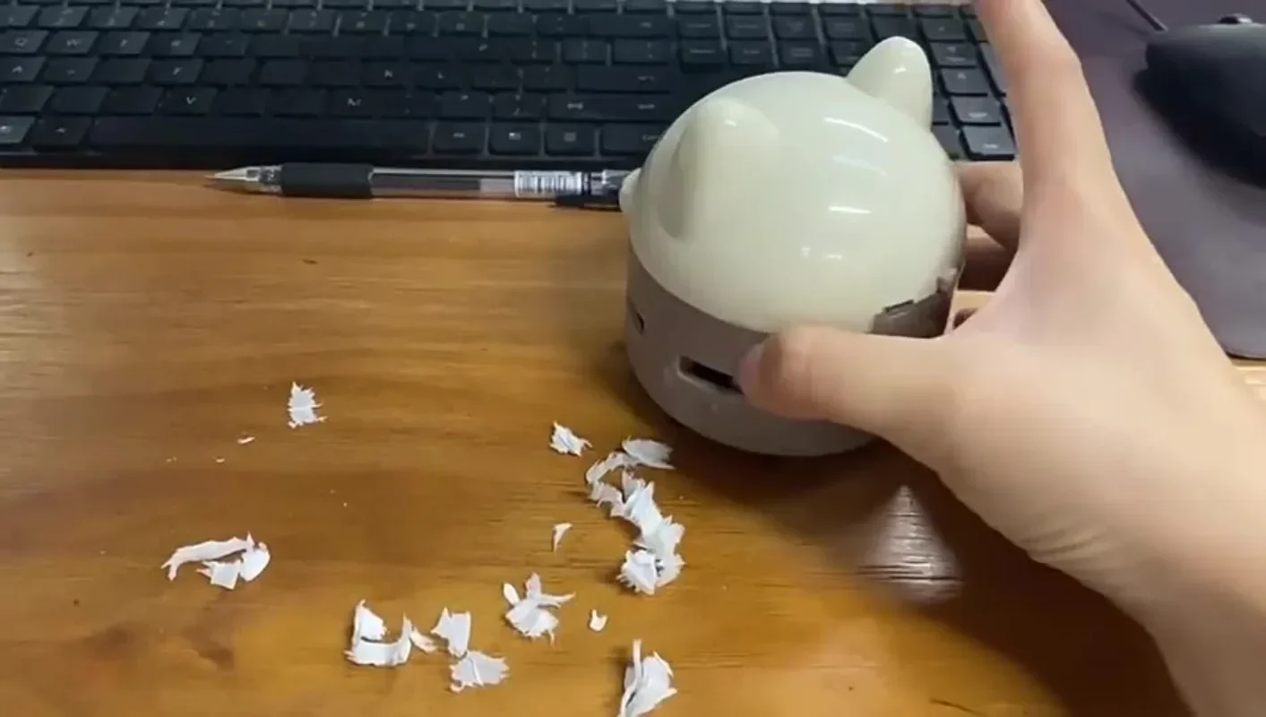 Mini Handheld Desktop Cute Cat Vacuum Cleaner Portable USB Rechargeable Cleaner Cartoon Shape Dander Confetti Cleaning Brush