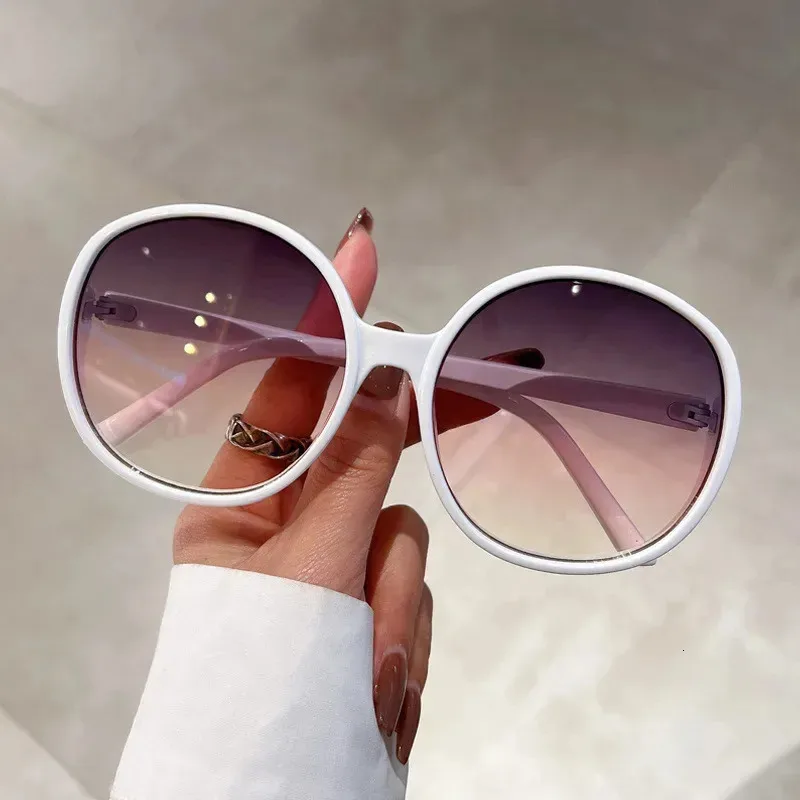 

Luxury Brand Designer Round Sunglasses Women For Men 2023 Vintage Fashion Sun Glasses Trendy Punk Oversized Big Frame Shades 240