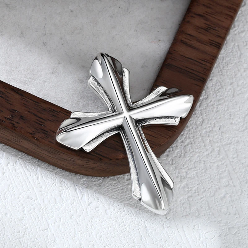 925 Sterling Silver Gothic Cross Pendant with Eagle Design Arabesque Pattern Thai Silver Antique Finish Vintage Chai