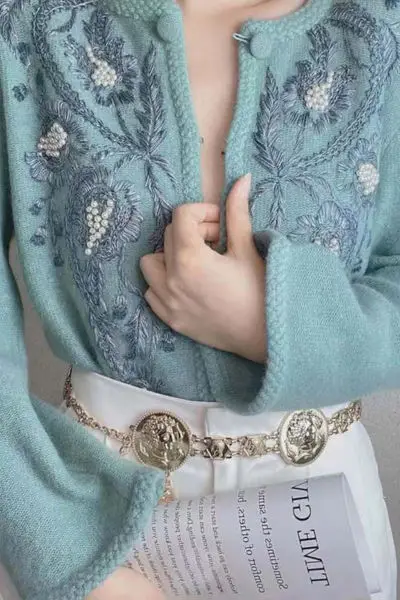 

Heavy Duty Luxury Knit Cardigan Women 2025 Autumn Winter Retro Embroidery Blouse Chic Designer Feel Top