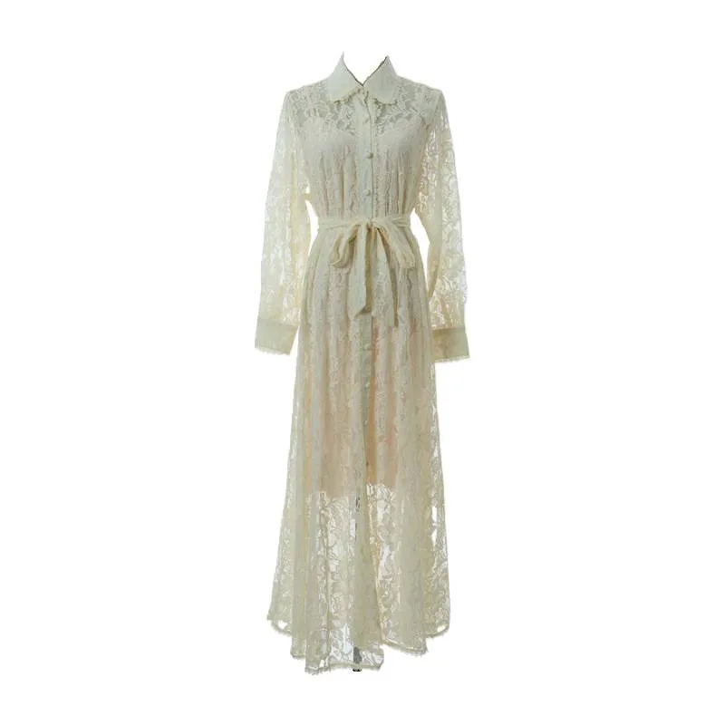 봄 신상 롱 스웨이드 맥시 드레스 레이스 패브릭 플로럴 디테일 하이웨이스트 스트리트 스타일 뉴트럴 캐주얼 드레스