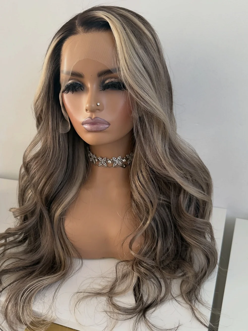 synthetic-lace-front-wig-long-wavy-30-body-wavy-middle-part-lace-front-wigs-for-women-highlights-blonde-brown-cosplay-wig