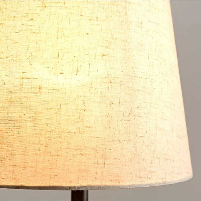 Modern LED Desk Lamp White Decorative Light Nordic Creative Ceramic Table Light Bedside Study Hotel Simple Fabric Light Fixture