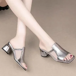 2023 donne nuovi sandali di lusso scarpe estate tacchi medi Chunky Casual Designer Dress Pumps Slingback Mules scarpe Zapatos Ladies