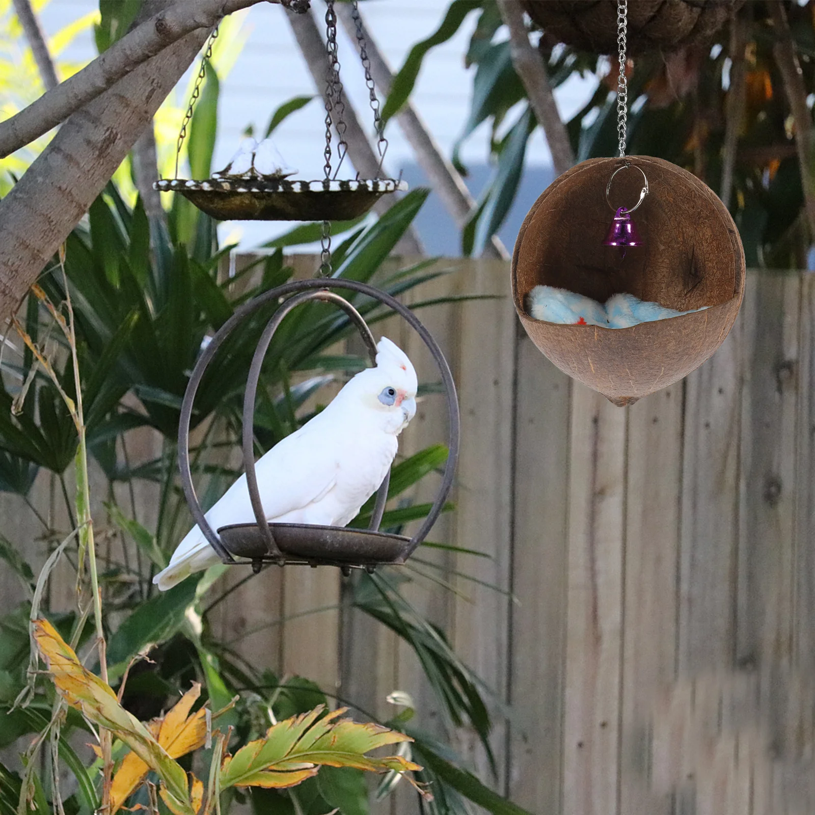 

Hanging Bird Nest Made of Coconut Shell Breathable Weather-Resistant Bird Bed for Garden Tree Porch Warm Hideaway for Small