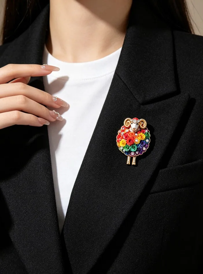 Cross border winter high-end accessories, niche light luxury sheep brooch, rolled horn antelope brooch fashion chest flower