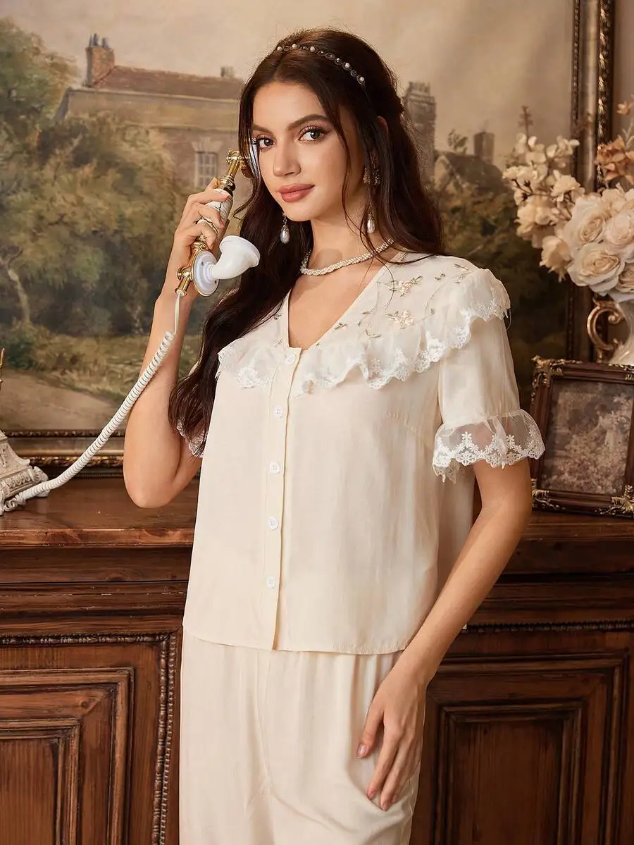 Elegant Embroidered Lace V-Neck Short Sleeve Pajama Set For Women