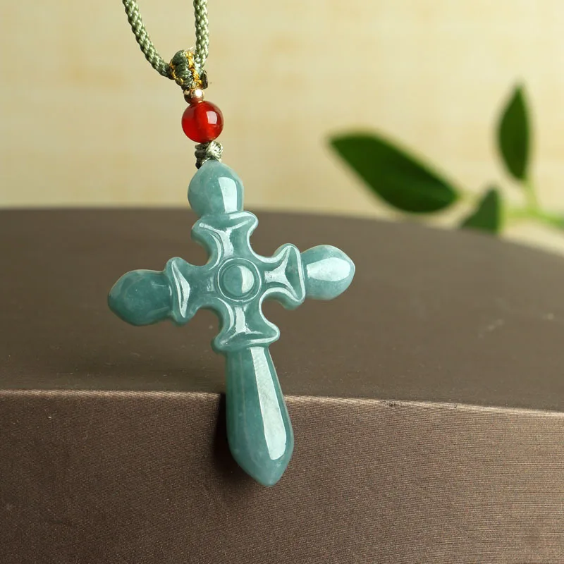 

Natural Myanmar A -cargo Emerald Handmade Cross Cross Lotus Perm of Lotus Swip Ice Seed Jade Men and Women Pendants