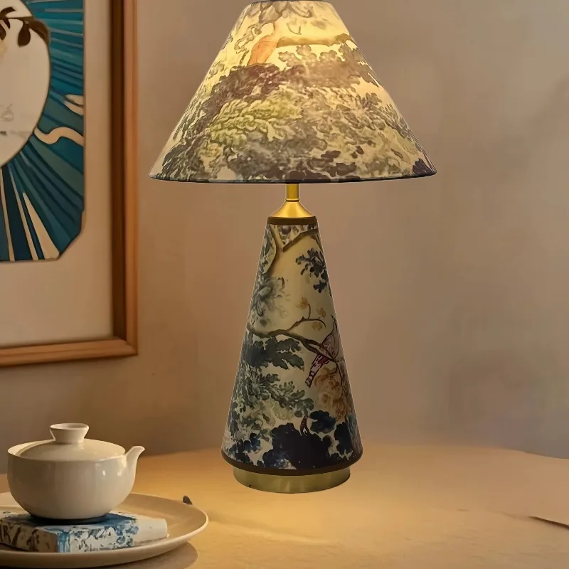 

French Medieval Style Aesthetic Table Lamp Living Room Bedroom Bedside Study National Style Flower And Bird High-end Desk Lights