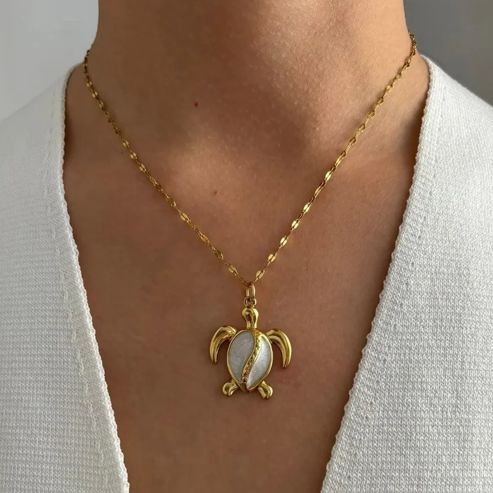 Collar con colgante de estrella de mar de esmalte blanco, elementos oceánicos, diseño de concha de tortuga, temperamento Retro