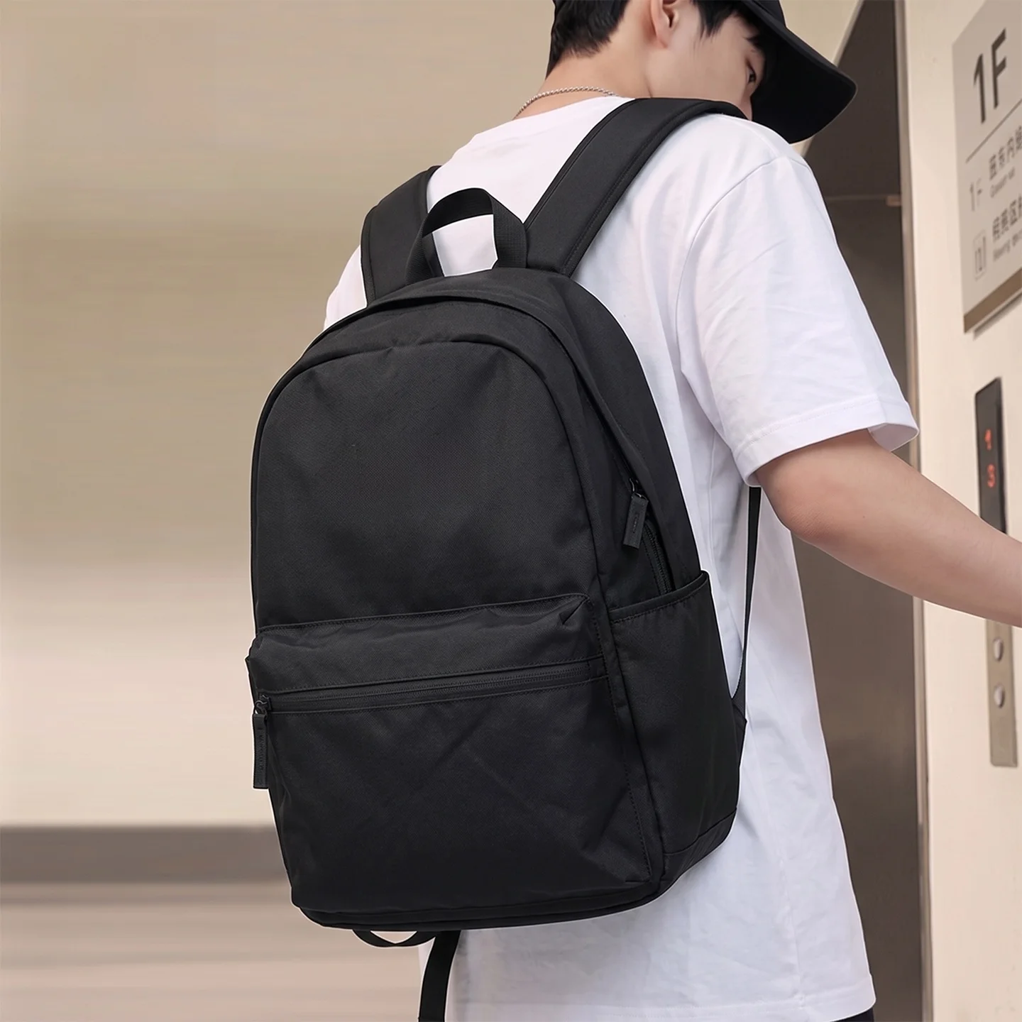 sac-a-dos-pour-homme-grande-capacite-leger-en-polyester-impermeable-ideal-pour-les-etudiants-et-les-jeunes-adultes