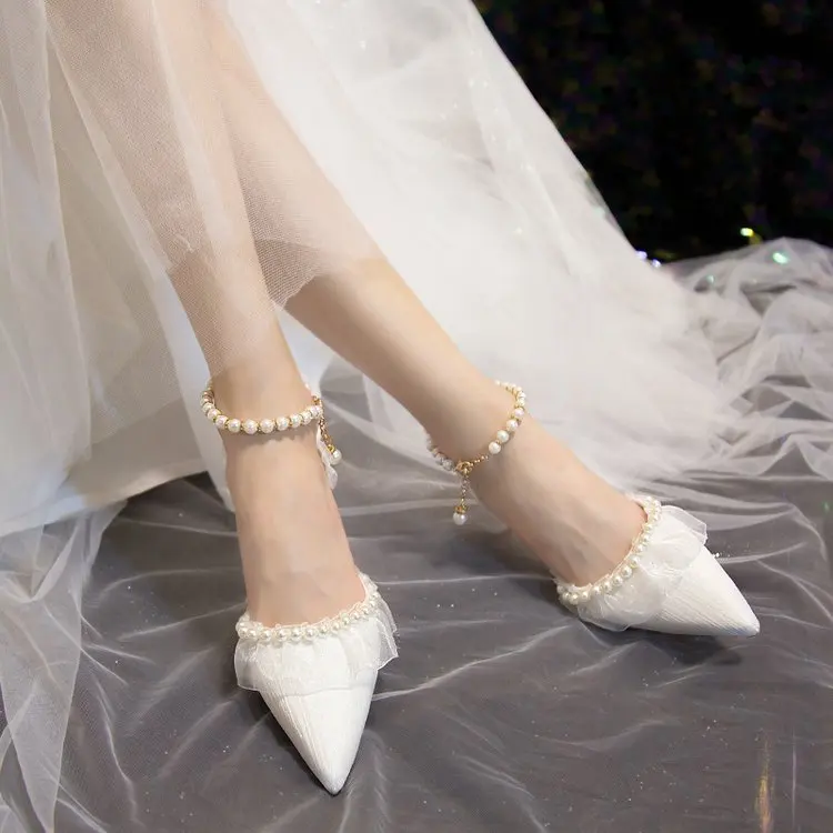 Weiße Hochzeitsschuhe für Damen 2026 Sommer Luxus Seide Perlen Knöchelriemen High Heels Pumps Spitze Damenschuhe mit Absatz – Detail 28