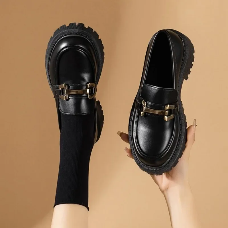 Black Patent Leather Women\'s Loafers Platform Slip-On Shoes for 2024 Spring Tassel Design Casual Flats Perfect for Work Wear