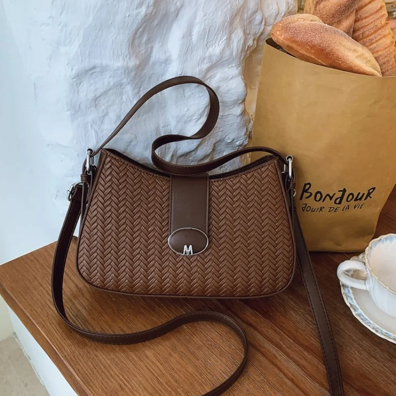 

Новая женская сумка через плечо, дизайнерская кожаная сумка высокого качества, элегантная сумка через плечо, подходящая для ежедневного использования