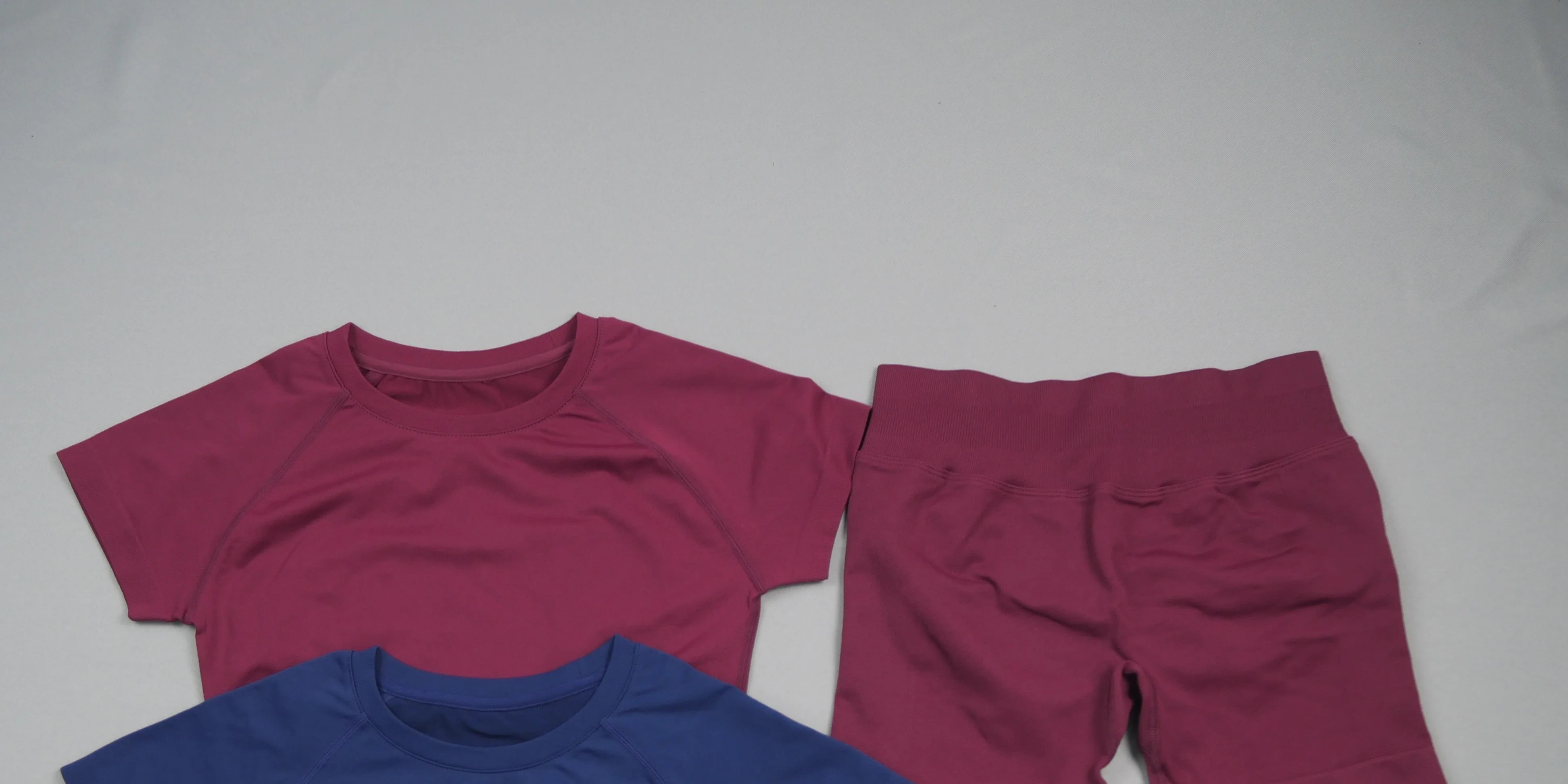 Nahtloses 2-Teiliges Sportset für Damen, Kurzarm-Oberteil, Hochtaillierte Shorts, Schnelltrocknend, Hochelastisch, Atmungsaktiv, für Yoga, Fitness und Workout – Detail 5