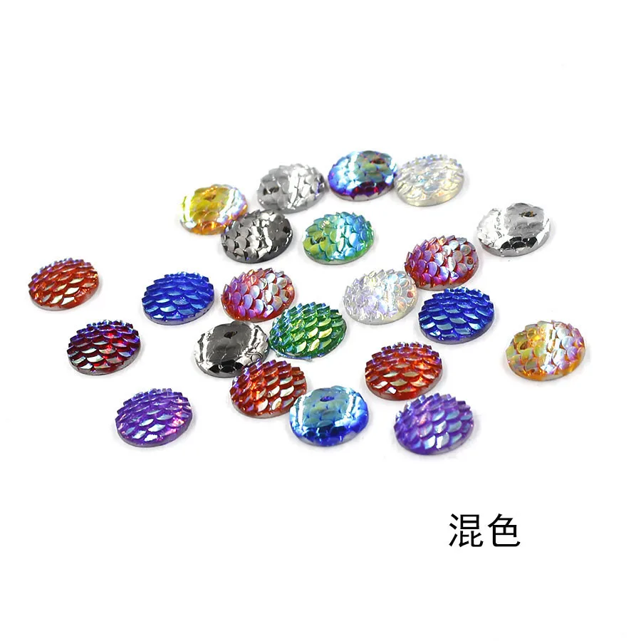100 sztuk/partia Kolorowe zawieszki ze stali nierdzewnej w kształcie łusek syreny, okrągłe żywiczne charmsy do samodzielnego tworzenia naszyjników i biżuterii