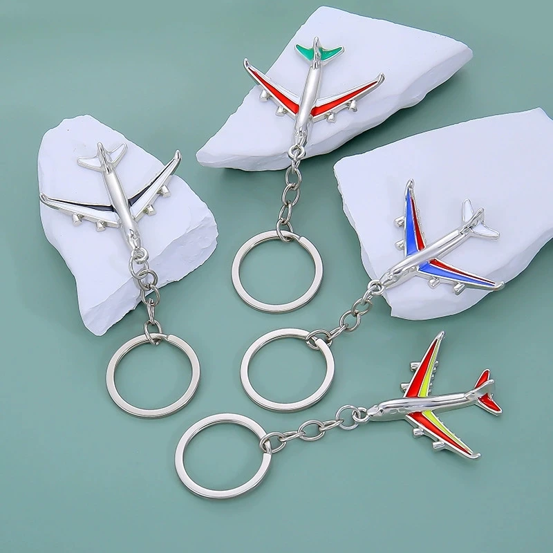 Personalized metal airplane model keychain, three-dimensional creative gift bag, pendant, civil aviation