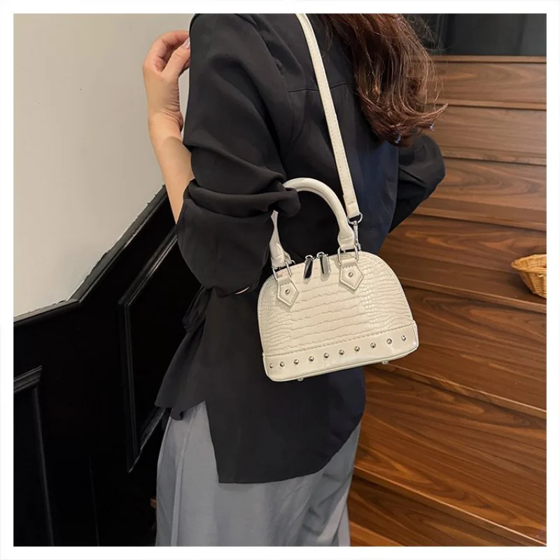 

Высококачественная женская сумка через плечо, изготовленная из тонкой кожи, винтажная, просторная, в Париже, на каждый день, в современном стиле ​