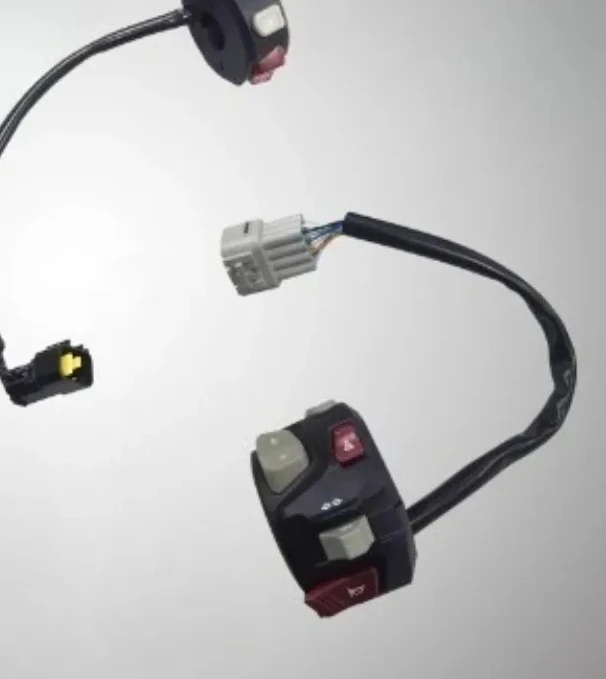 

Переключатель левого/правого света для мотоцикла Loncin Voge 350t Sr4 старого образца