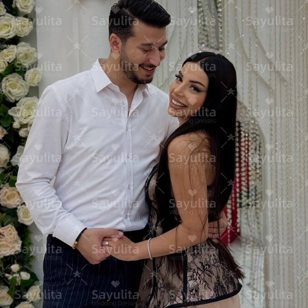 Sayulita 블랙 레이스 Strapless 댄스 파티 드레스 지퍼 백 섹시한 이브닝 가운 긴 Ruched A 라인 웨딩 파티 드레스 맞춤형