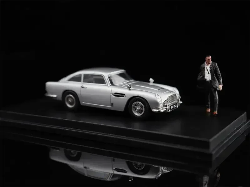 DCM&TPC 1:64 DB5 Diecast Model Car