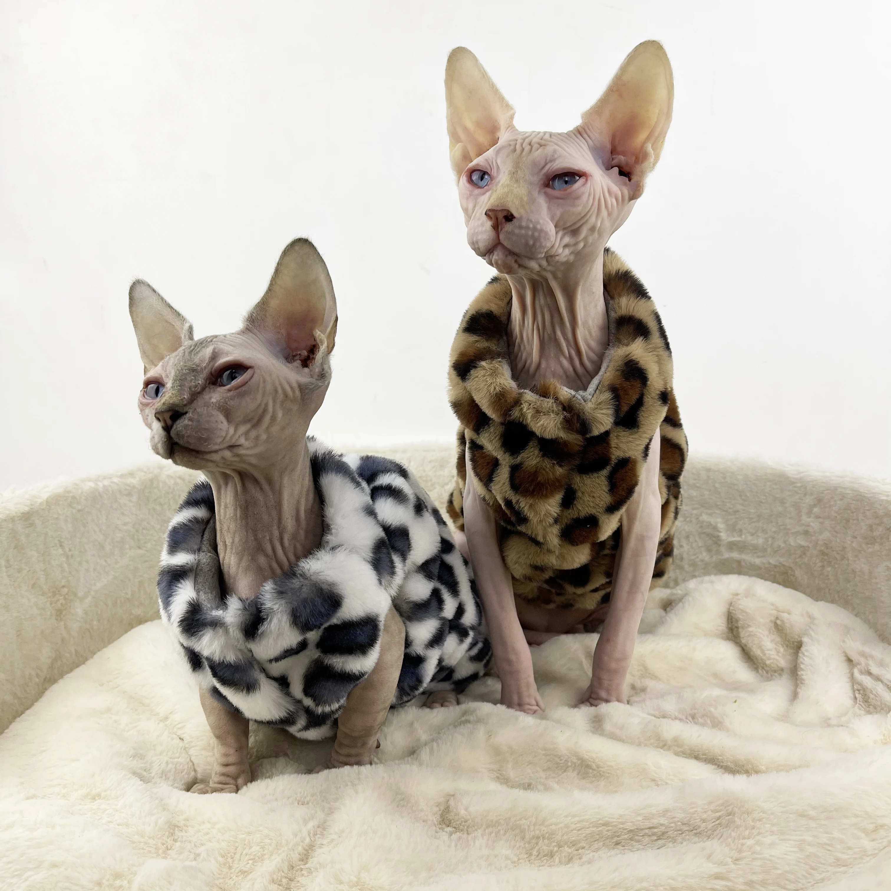 Sphynx Cat Clothing Warm Fleece Thick Coat for kittens Soft Winter Pink White Brown Leopard Sweater Vest For Devon Rex in Winter