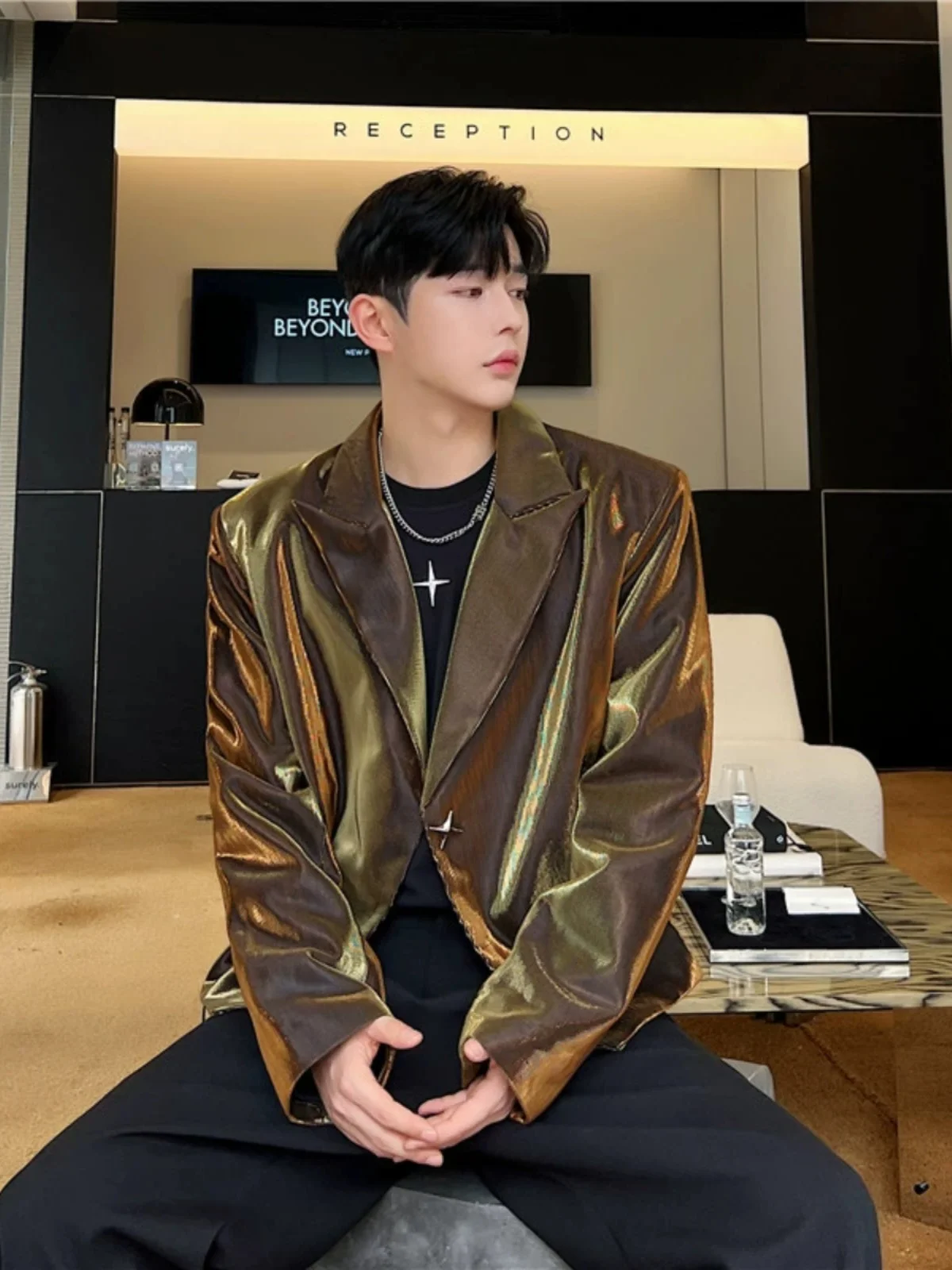 

Элитный глянцевый металлический костюм для мужчин: стильный уличный наряд для выступлений, молодежный модный весенне-осенний комплект с длинными рукавами