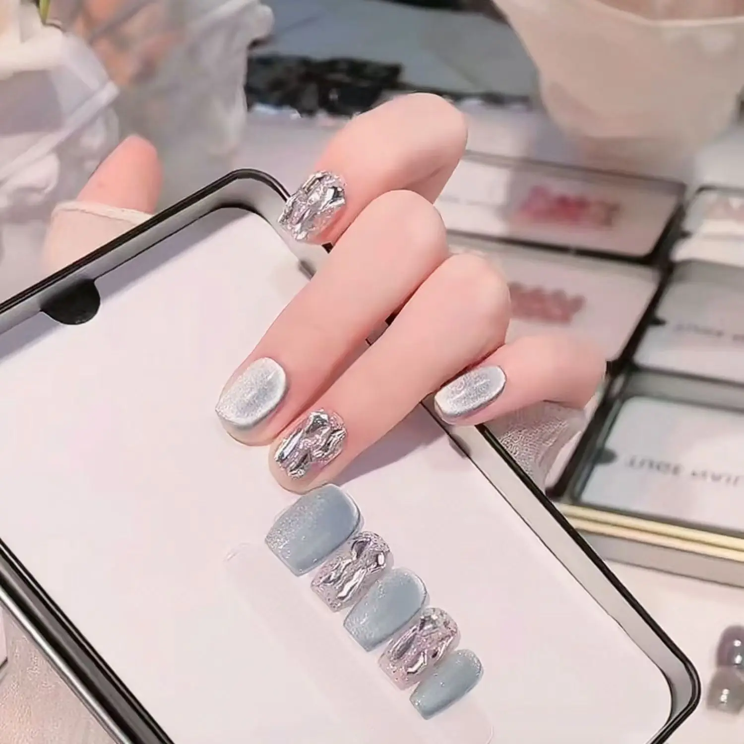 

New Iceland Blue Diamond Cat-eye Wear Nail Heaps Diamond White Fake Nails Removable Wear Nail Art Temperament Nail Art