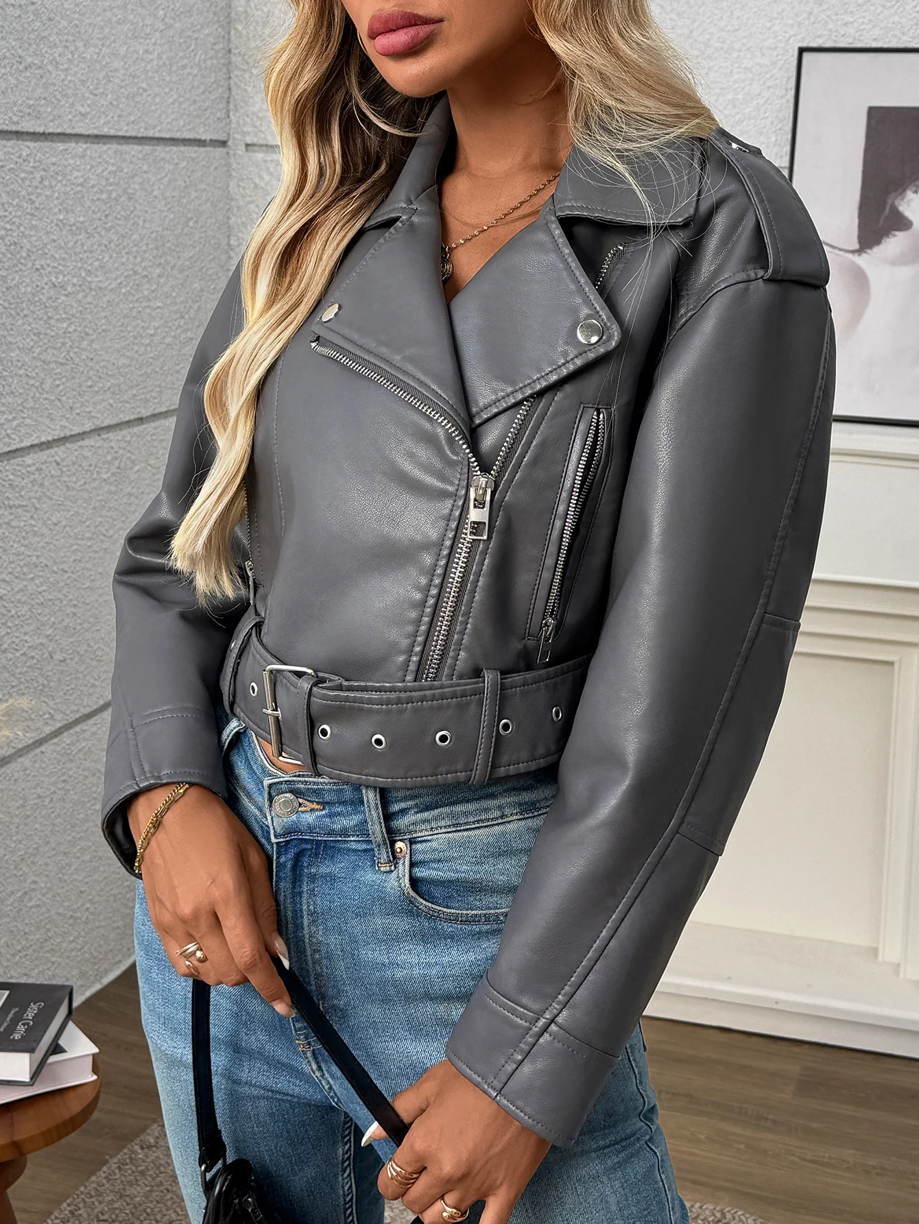 سترة Fitaylor النسائية المصنوعة من الجلد الصناعي مع طية صدر السترة وسحاب معطف قصير للسيدات للدراجات النارية من الجلد مع حزام