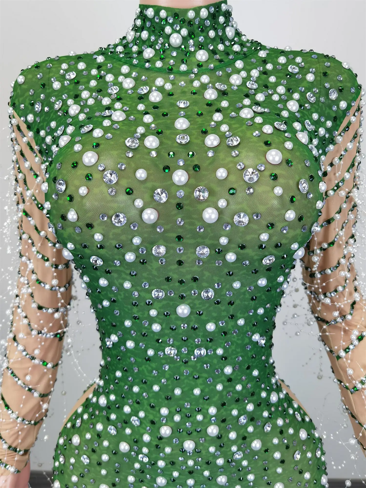 Sexy funkelnde Strass steine grüne Feder langes Zug kleid Hochzeit Geburtstag Mesh Kostüm Abend Club Tanz kleid Liantiyumao