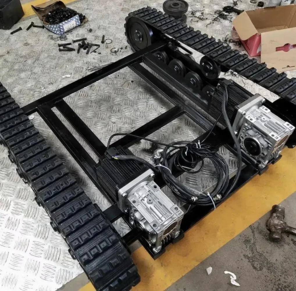 Golf Ball Collecting Machine with Rubber Track Chassis Undercarriage Golf Ball Picker Robot