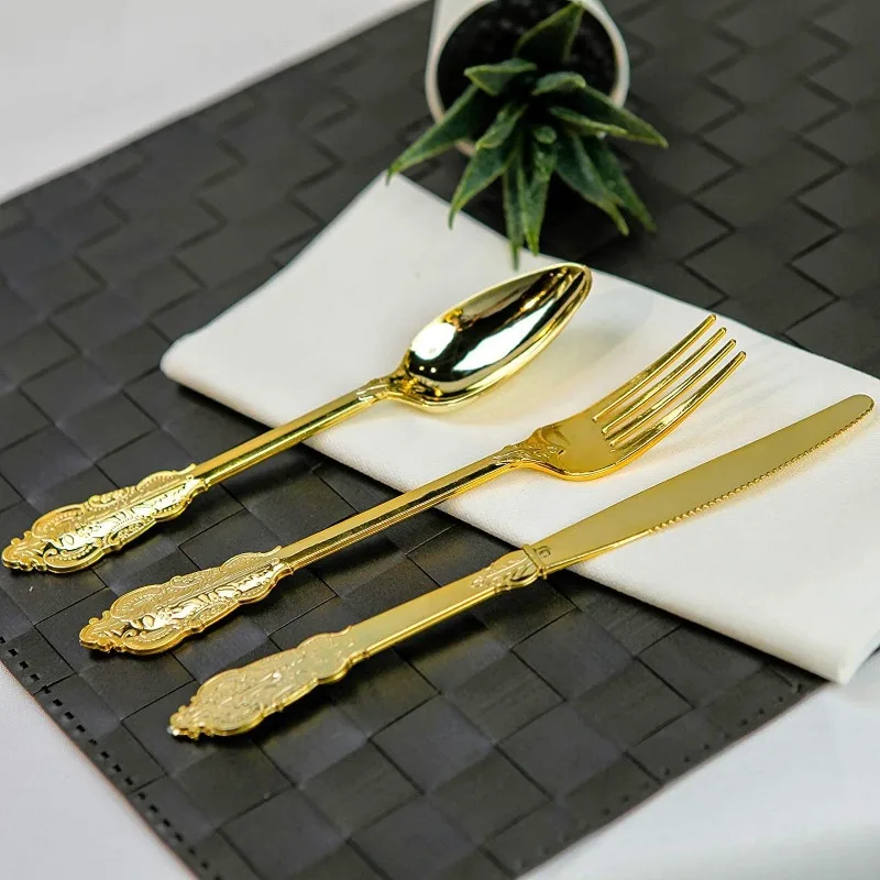 

Золотой винтажный пластиковый набор столовых приборов с тиснением, 90 шт., нож двойного назначения, вилка, ложка, посуда, одноразовые столовые приборы, используемые для вечеринок