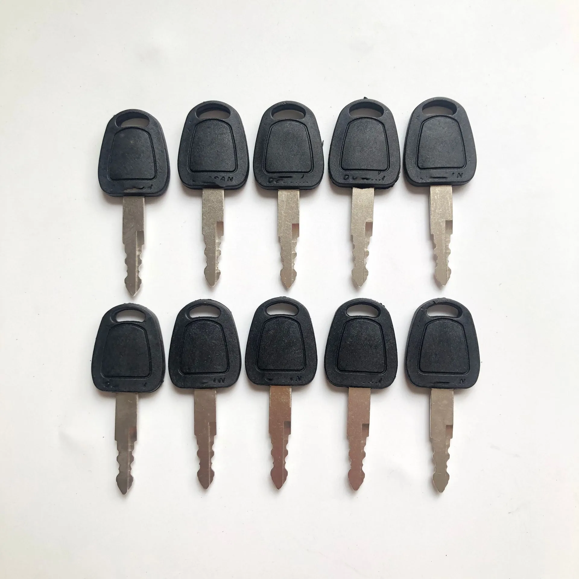 10PCS D100 Ignition Key 110702-00151 For Daewoo Terex Doosan Excavator Heavy Equipment