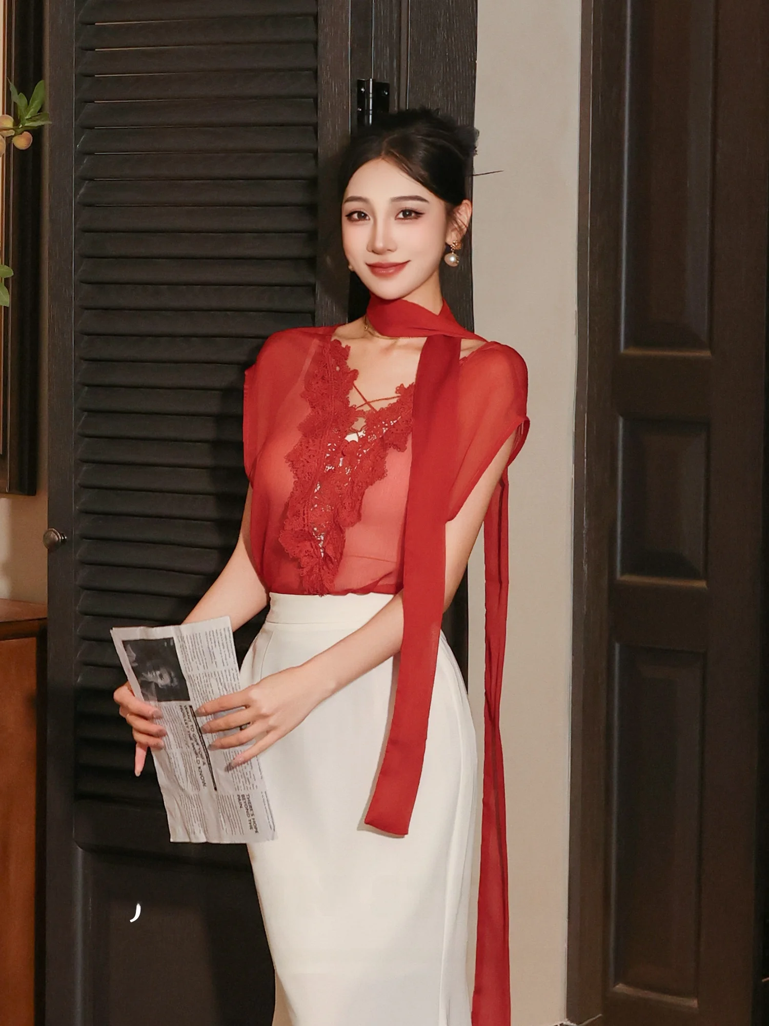 

Original MD Daily Romantic Lightweight Lace Shirt Summer 2026 Versatile Transparent Splicing Women's Fashion Straight Cut